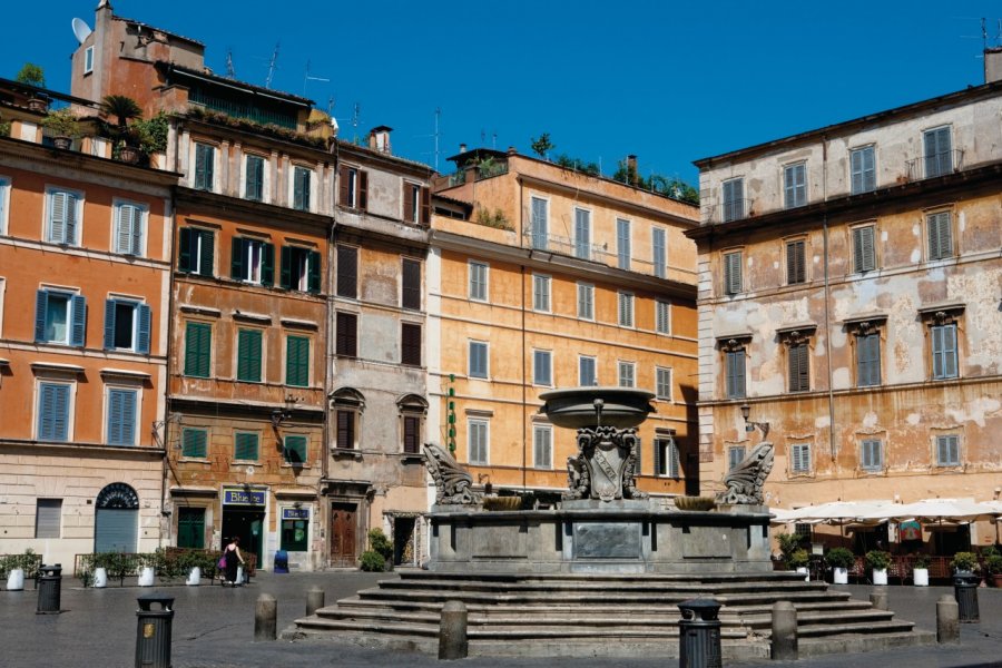Piazza di Santa Maria in Trastevere. Philippe GUERSAN - Author's Image