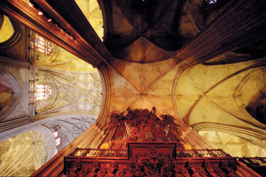 L'orgue et la voûte gothique de la cathédrale de Séville. Maria D'Amore - Iconotec
