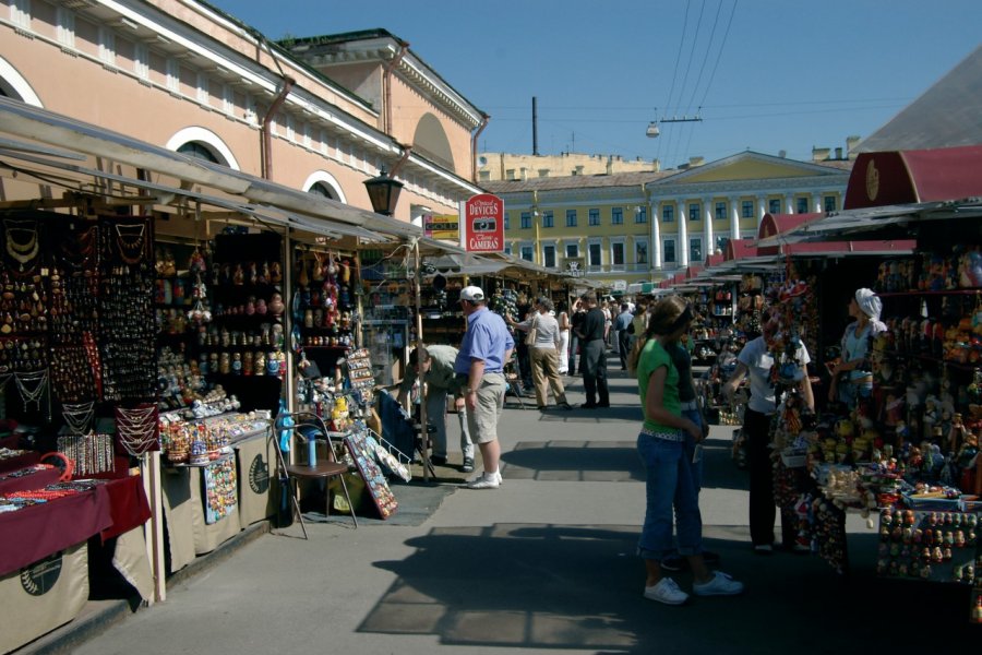 Marché artisanal près de Saint-Sauveur sur le Sang-Versé. (© Stéphan SZEREMETA))