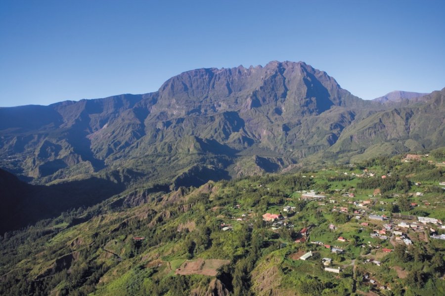 Vue aérienne du cirque de Mafate. Author's Image