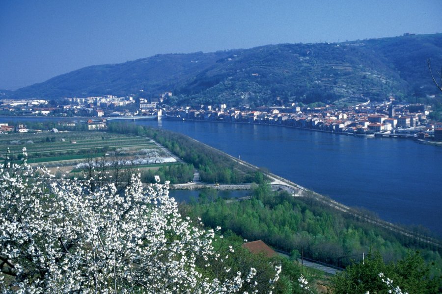 Vue du Rhône et de Saint-Vallier PHOVOIR