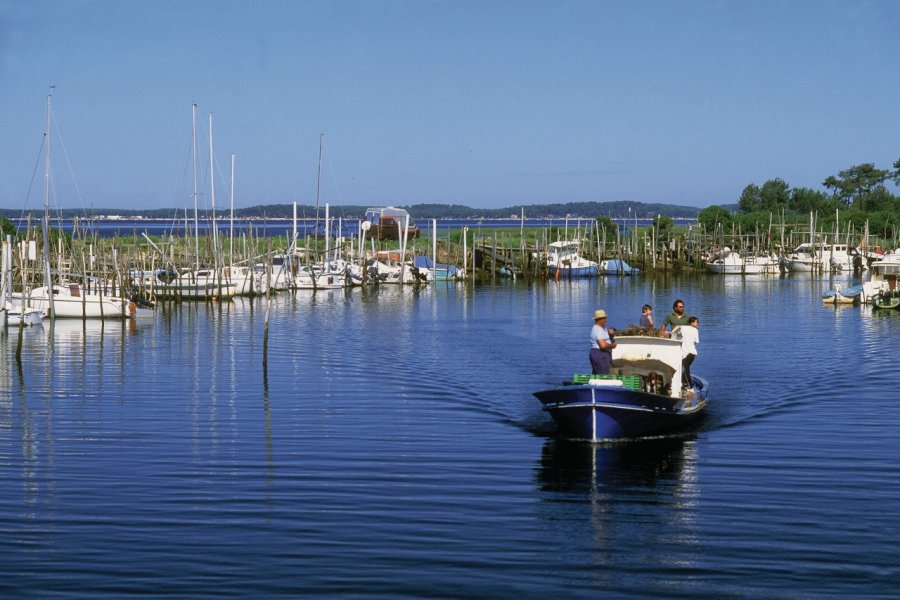 Sortir du port d'Andernos-les-Bains. (© PHOVOIR))