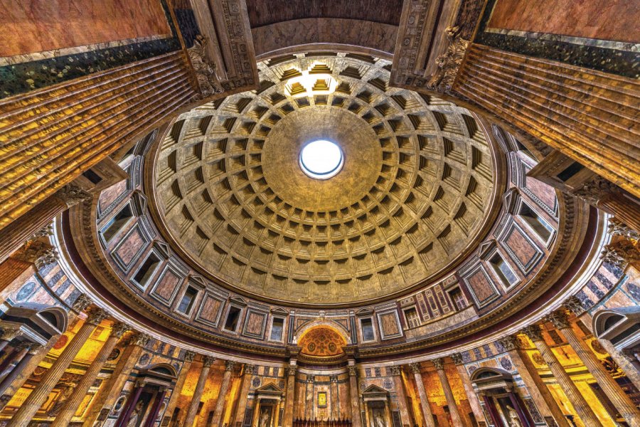 Panthéon Luciano Mortula - LGM - Shutterstock.com