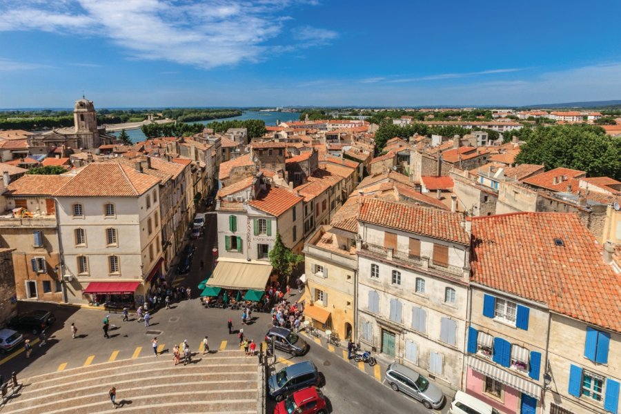 Survol de la ville d'Arles. Flavio Vallenari - iStockphoto