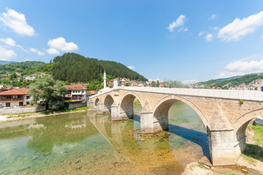 La Neretva et le Vieux Pont (Stara Ćuprija), à Konjic. Patrik Dietrich / Adobe Stock