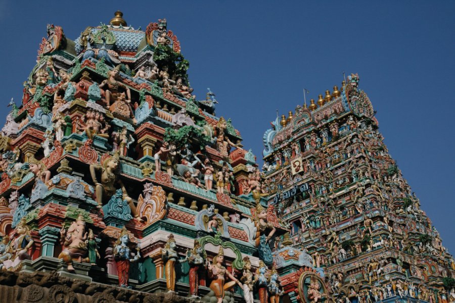 Plusieurs milliers de statues peintes composent la tour portail du temple Sri Kapaleeswarar. Stéphan SZEREMETA