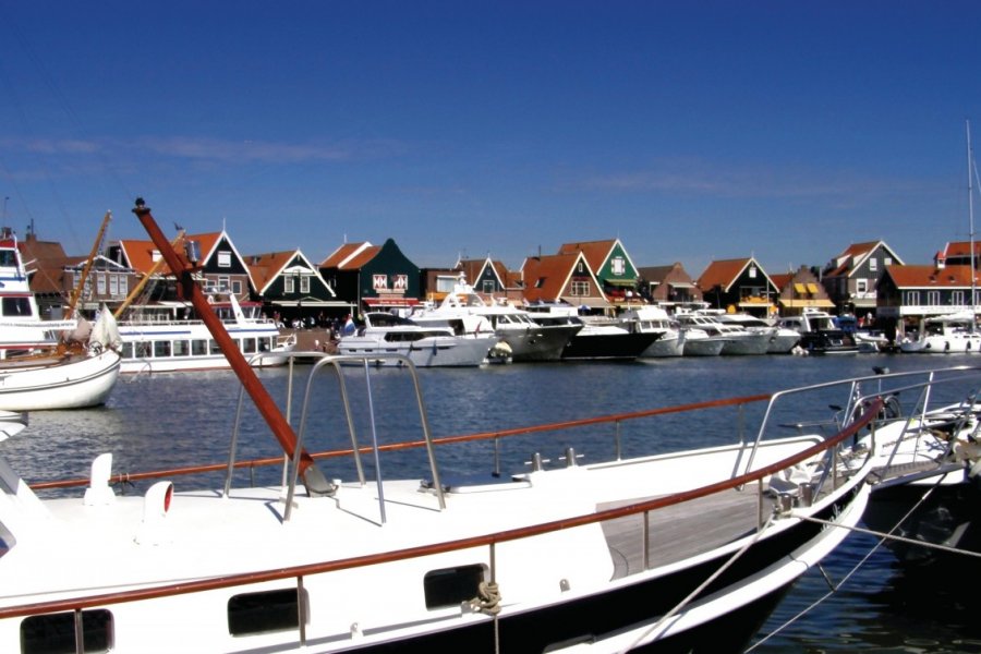 L'architecture de Volendam privilégie les constructions basses. Maler - Fotolia