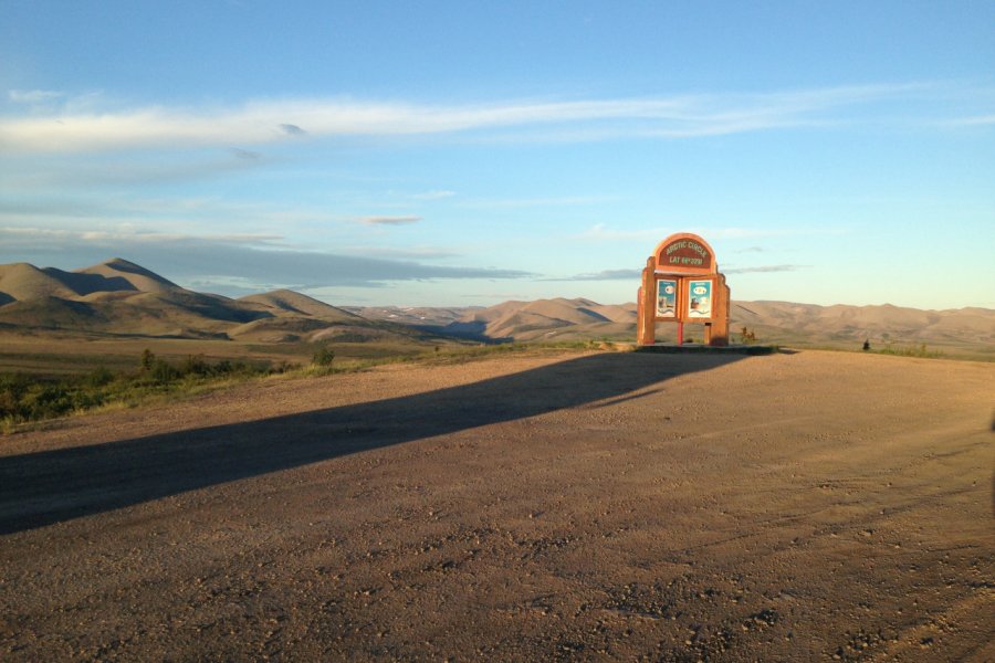 Cercle polaire arctique depuis la Dumpster Highway. Anne MOY