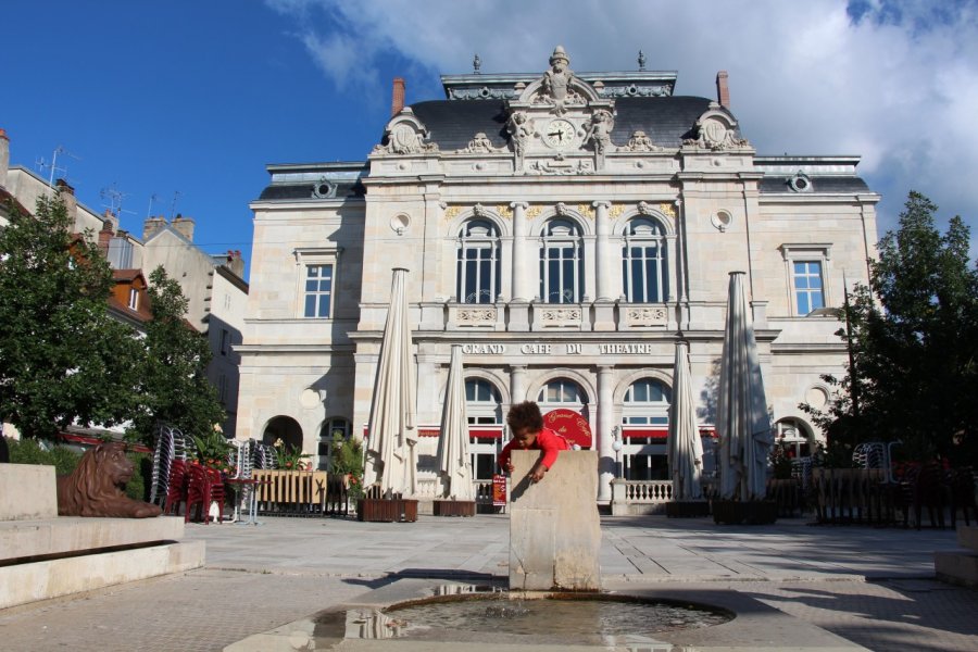 Théâtre de Lons-le-Saunier. Jura Tourisme/A. Denegnan