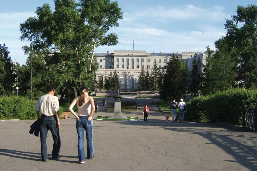 La place Kirov et l'immeuble de l'administration régionale Stéphan SZEREMETA