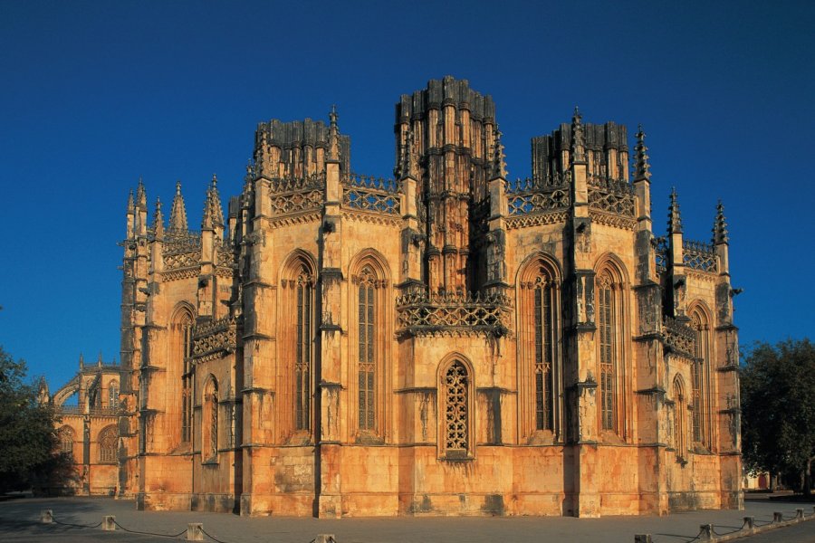 Les chapelles inachevées du monastère Santa Maria da Vitoria. Alamer - Iconotec