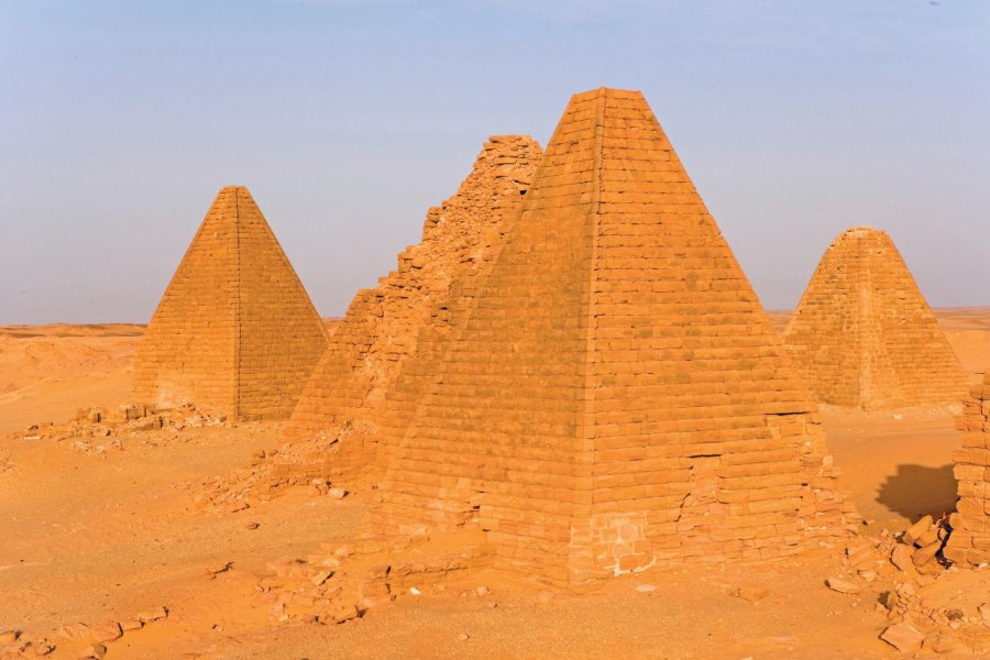 Pyramides de la nécropole royale sur le site de Djebel Barkal. Tom Pepeira - Iconotec