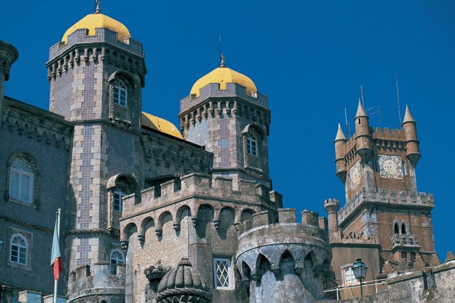 Palácio da Pena, exemple de l'architecture romantique portugaise. Tom Pepeira - Iconotec