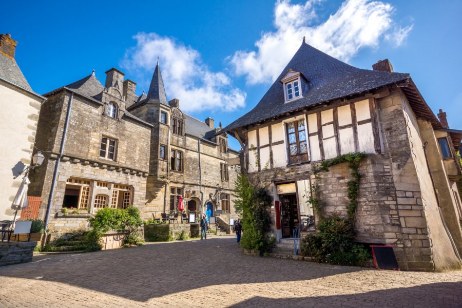 Promenade dans les rues de Rochefort-en-Terre. kevin_guillois  - stock.adobe.com