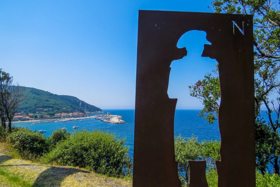 Monument de Napoléon à Poggio. Diego Fiore - Shutterstock.com