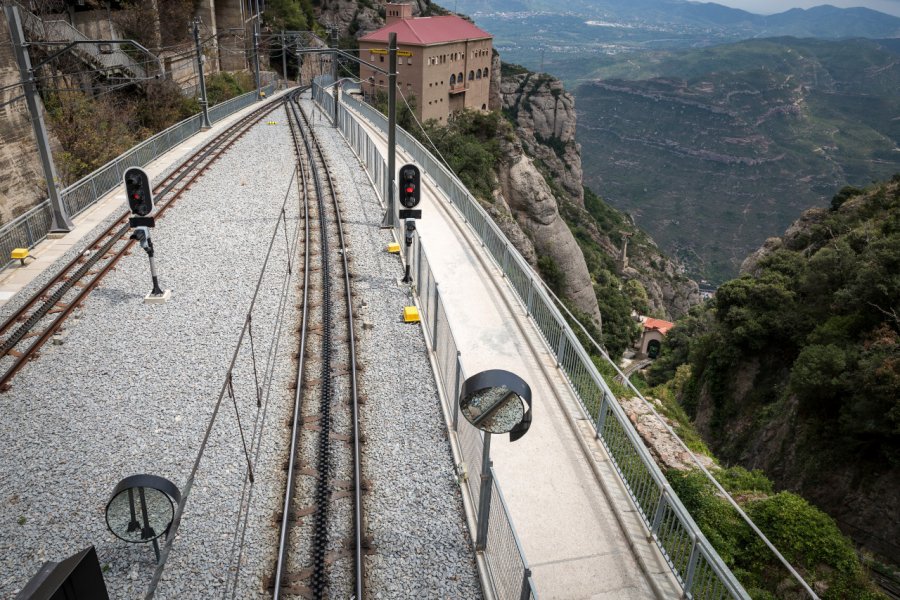 Gare et chemin de fer, Cremallera de Montserrat. Jorge Anastacio - Shutterstock.com