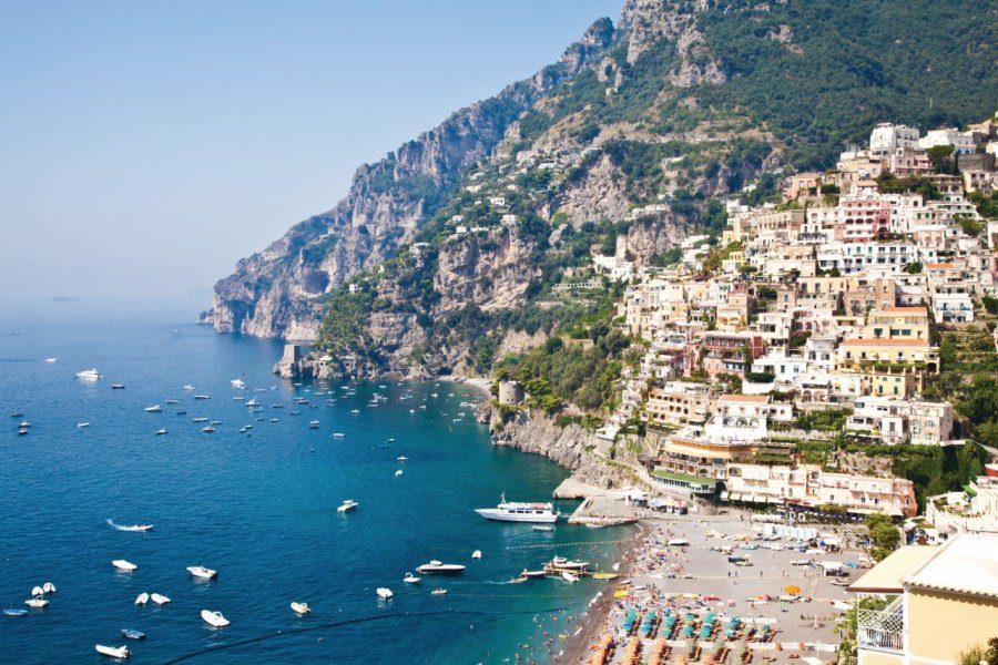 Vue panoramique de Minori. Perseomed - iStockphoto