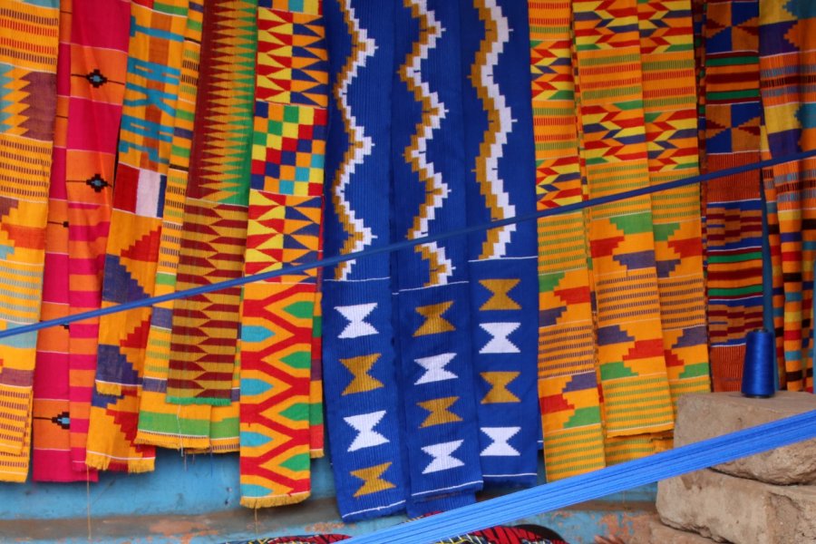 Tissus traditionnels tissés à la main. Africanway - iStockphoto.com