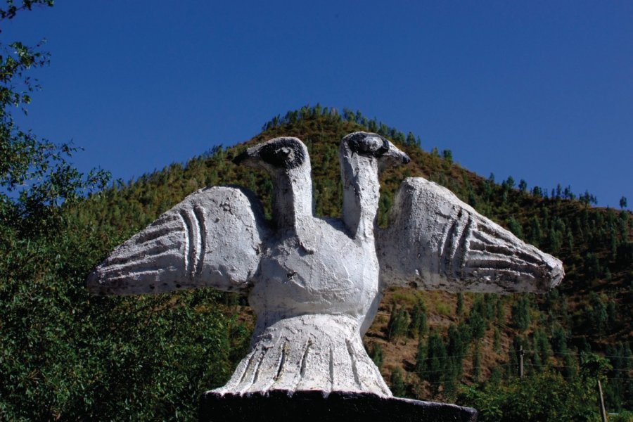 L'oiseau à deux têtes, emblème du village de Weldiya. TRINITY