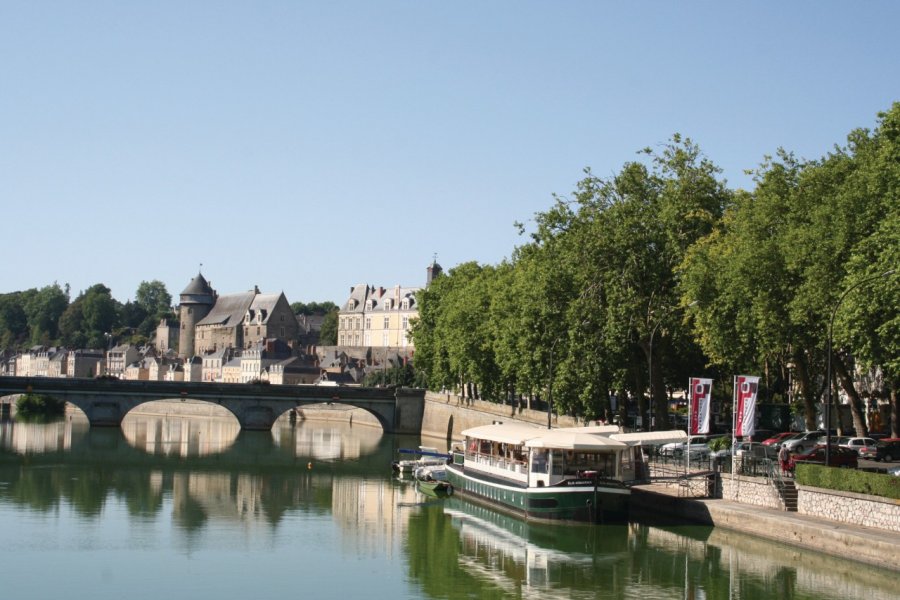 La rivière La Mayenne Office de Tourisme du Pays de Laval