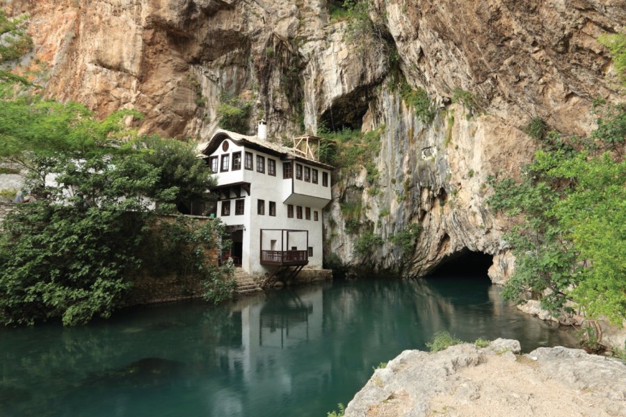 Tekké et source de la Buna, à Blagaj. Imre CIKAJLO - iStockphoto