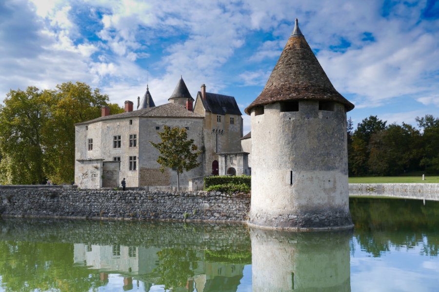 Le château de la Brède, lieu de naissance de Montesquieu. nbnserge - Shutterstock.com