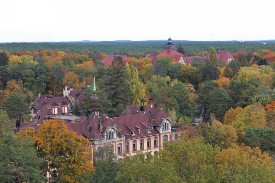 L'ancien sanatorium de Beelitz, en automne. Henri  FRUNEAU