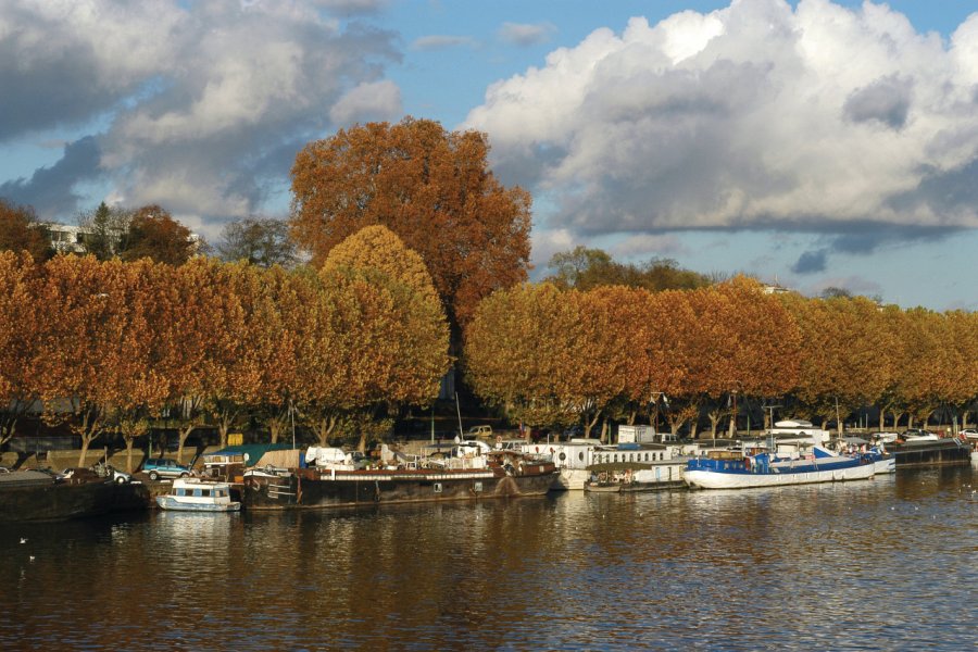 Le port fluvial de Conflans-Sainte-Honorine Gilles Paire - Fotolia