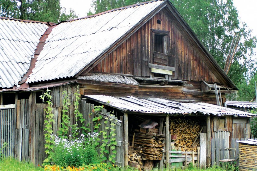 Maison ouvrière dans le village de Svirstroy. Stéphan SZEREMETA