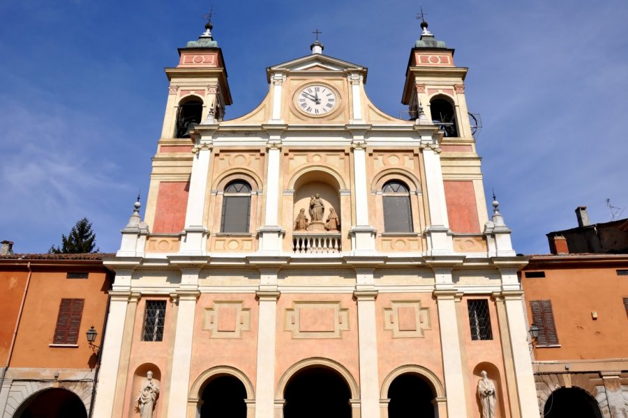 Eglise de Guastalla. Eddy Galeotti - Shutterstock.com