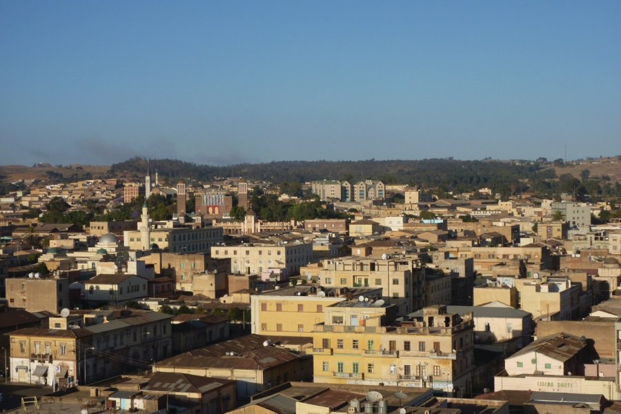 Vue panoramique sur Asmara depuis le clocher de la cathédrale. Charlotte FICHEUX