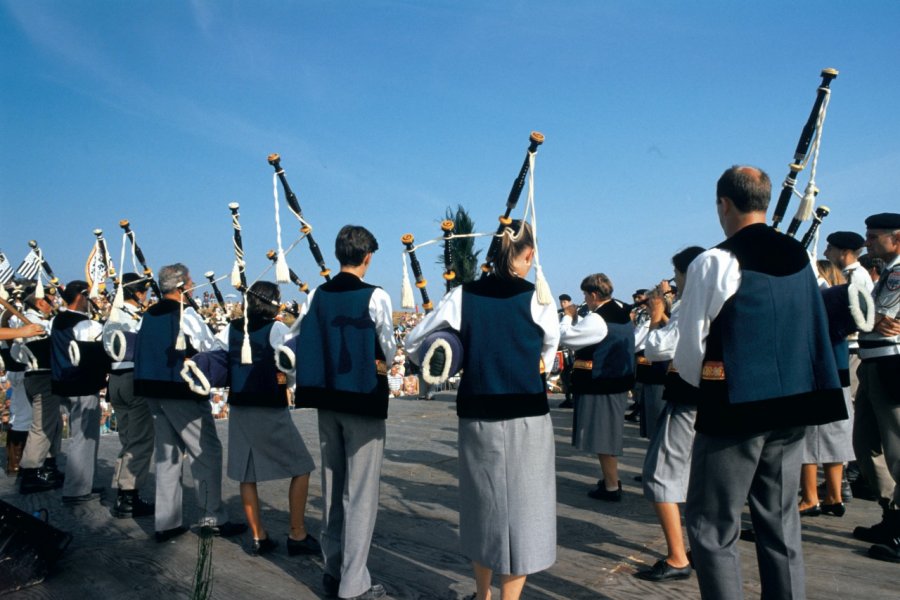 Les joueurs de biniou dévoilent leur talent au festival du Ménez-Hom. S. NICOLAS - ICONOTEC