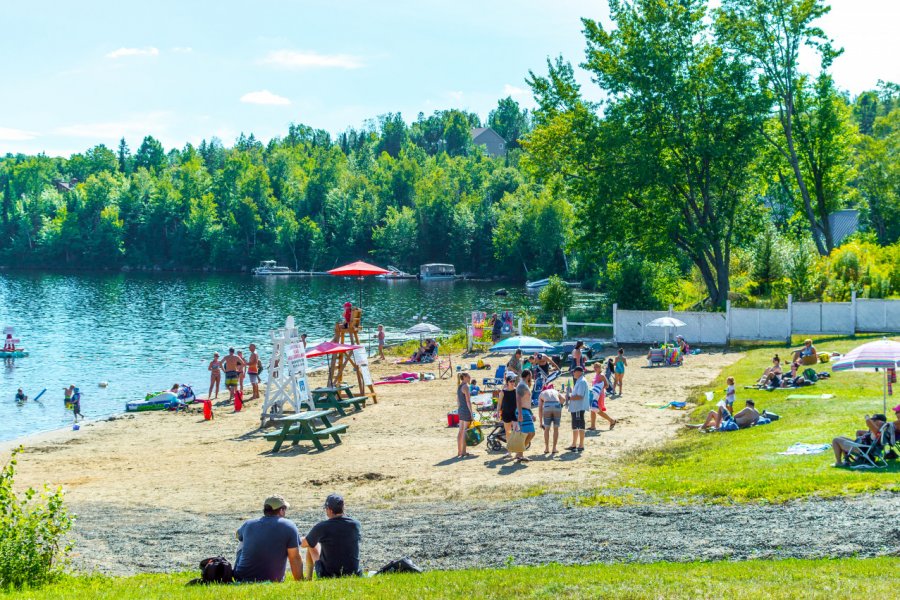 Plage du lac Rond à Sainte-Adèle. BakerJarvis - Shutterstock.com