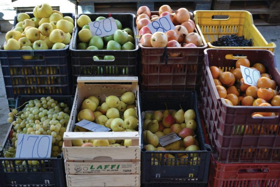 Légumes au marché de Fier. Céline CHAUDEAU