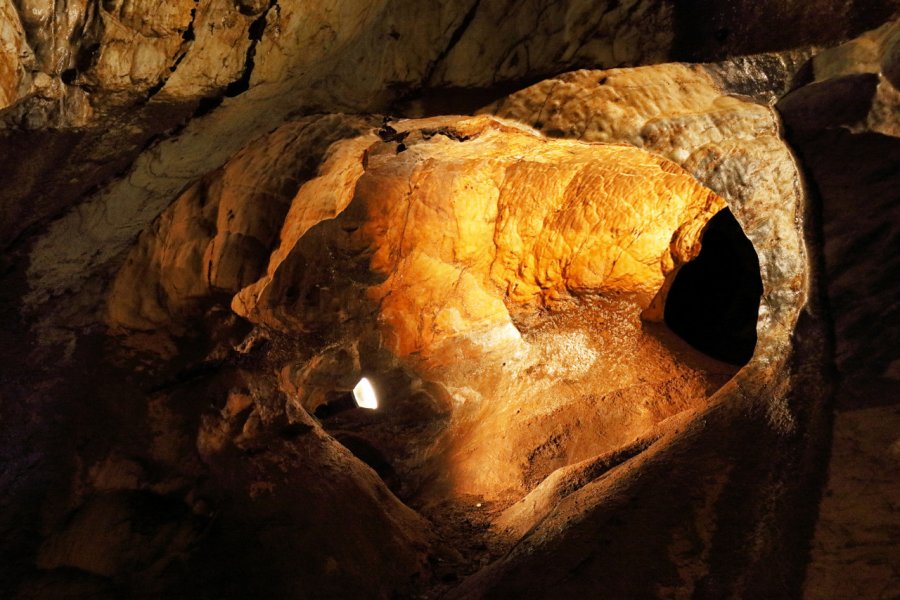 Grotte d'aragonite d'Ochtinska. TTstudio - Shutterstock.com
