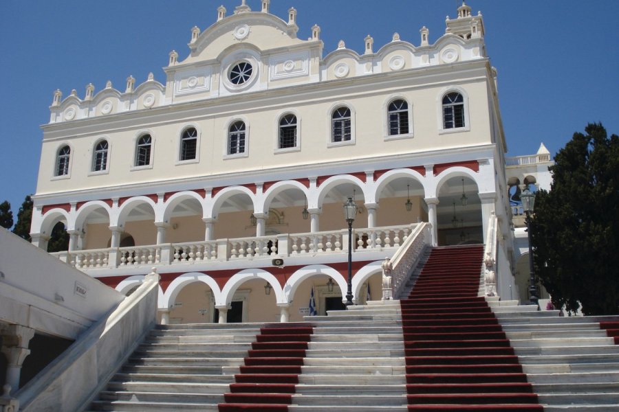 La Cathédrale Panaghia Evangelistria de Tinos. Ana JOVETIC-VUCKOVIC