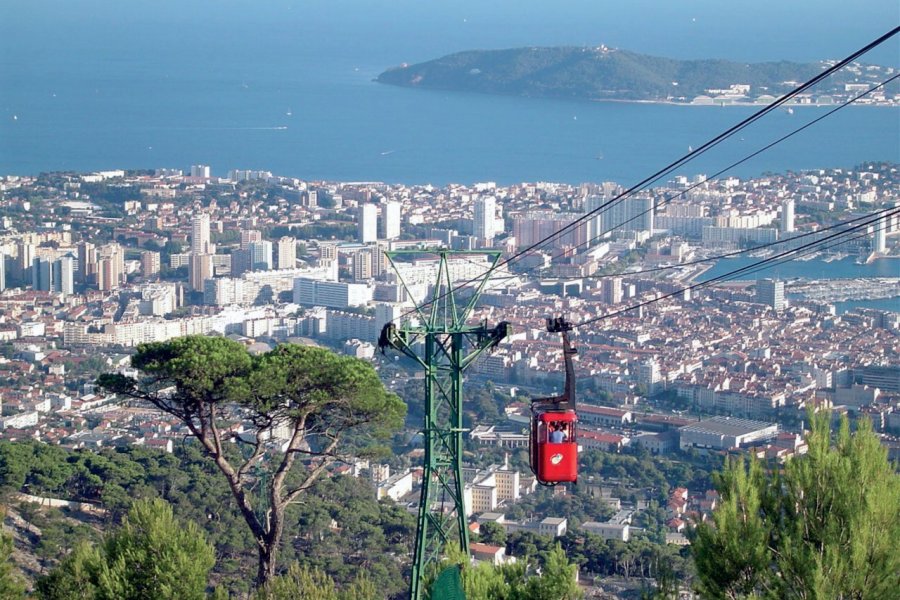 Téléphérique du mont Faron à Toulon JEROME DELAHAYE - FOTOLIA