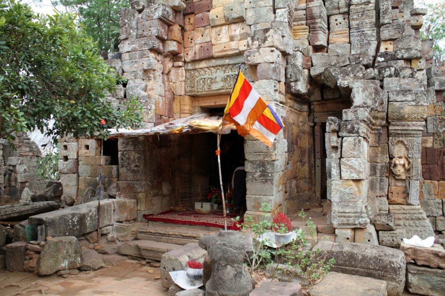 Entrée d'un temple à Battambang. Stéphan SZEREMETA