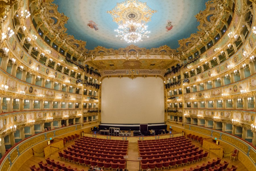 Intérieur du Teatro La Fenice. pisaphotography - Shutterstock.com