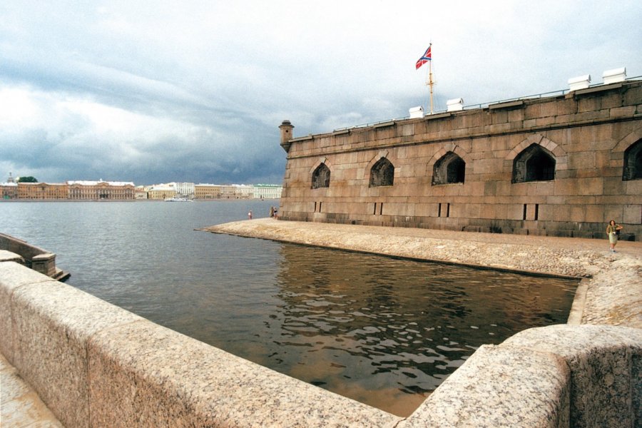 Forteresse Pierre-et-Paul, la Porte de la Néva. Stéphan SZEREMETA