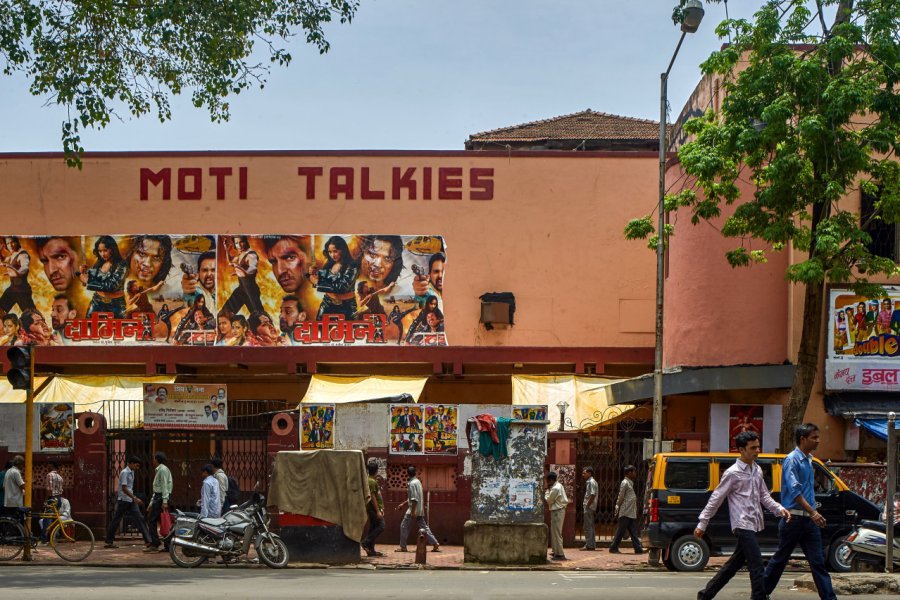 Cinéma à Mumbai. AnilD - Shutterstock.com