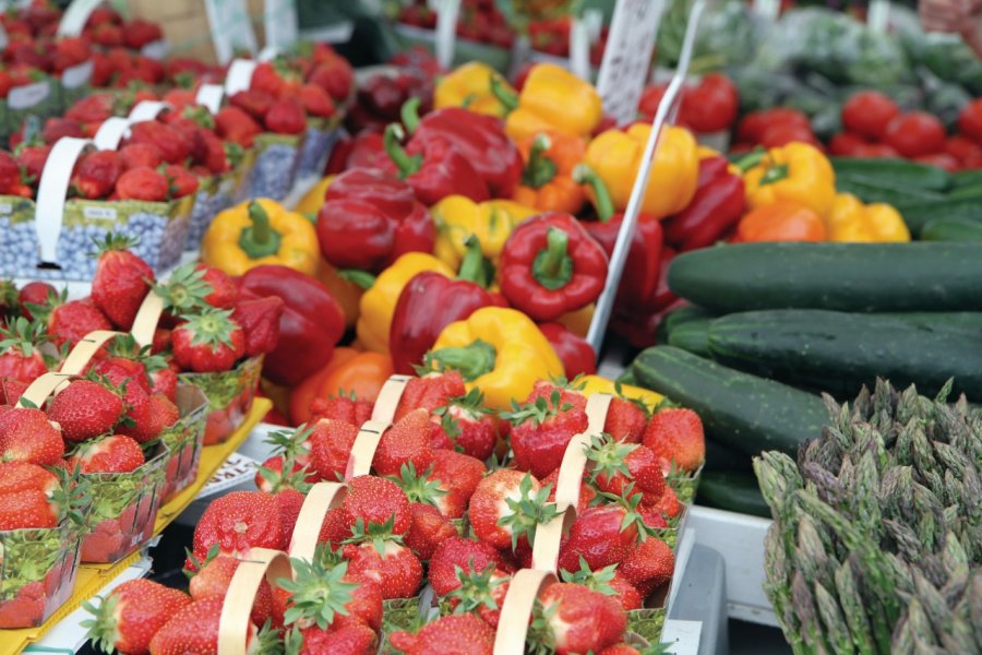 Production locale de fruits et légumes au Marché By. Stéphan SZEREMETA