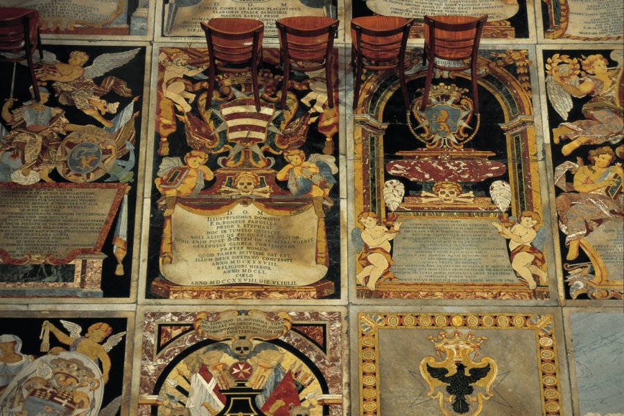 Tombes des chevaliers dans la cathédrale Saint-Jean. Ettore Venturini - Iconotec