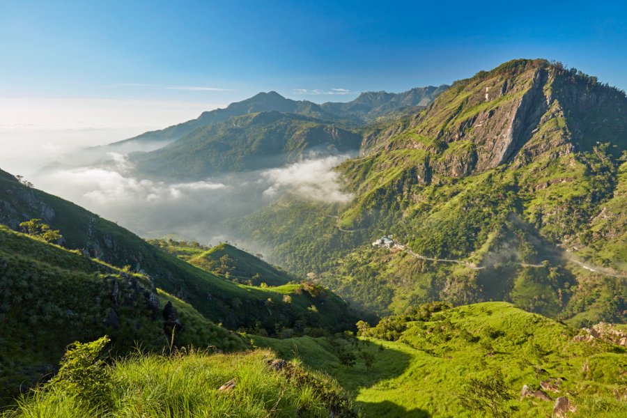 Paysage dans les environs d'Ella. SJ Travel Photo and Video - Shutterstock.com