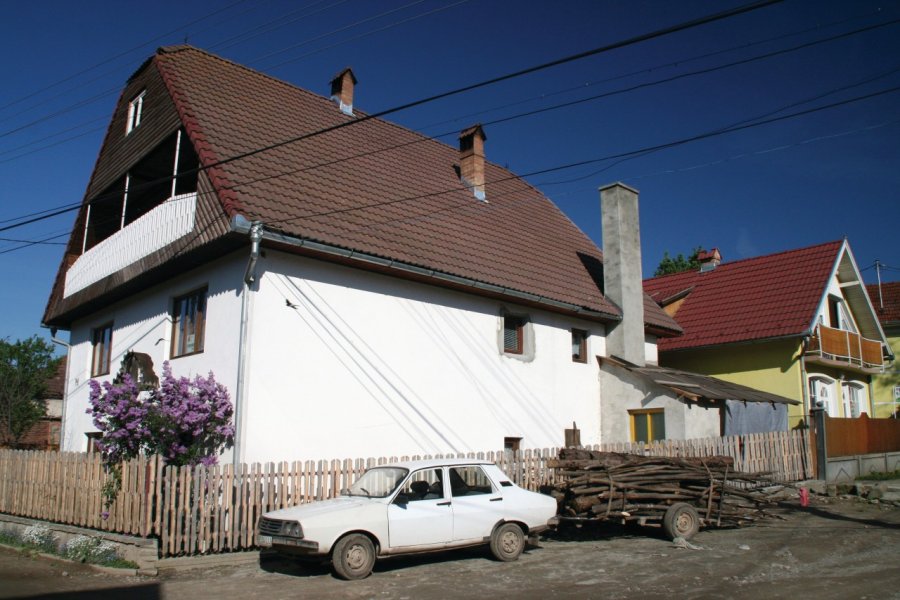 Paisible ruelle du village de Zetea. Stéphan SZEREMETA