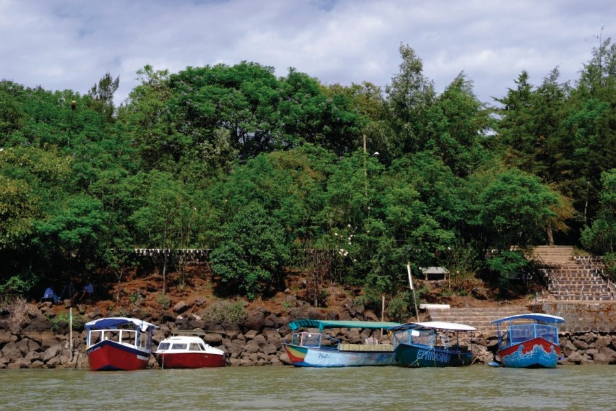 Le petit port d'embarcation de Bahar Dar. TRINITY