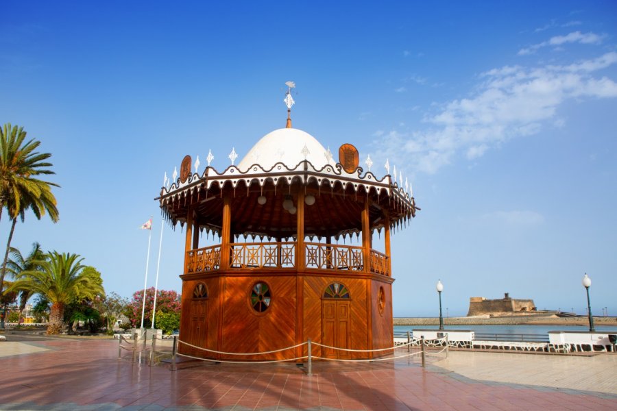 Kiosque à musique en bois, Arrecife, Lanzarote. holbox - Shutterstock.com