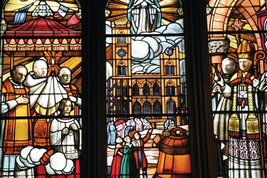 Vitraux de la la Basilique Notre-Dame de Montréal. (© Stéphan SZEREMETA))