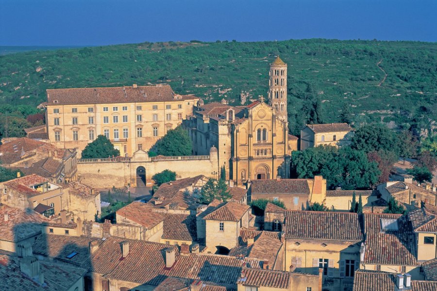 Vue générale d'Uzès HUGO CANABI - ICONOTEC