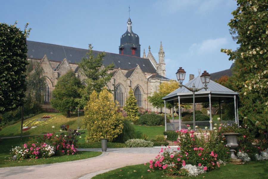 Le jardin Saint-Léonard de Fougères (© jeanphilippe delisle - Fotolia))